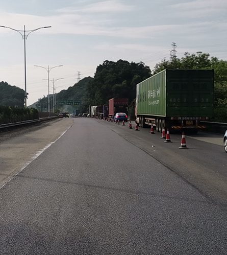 高速公路养护路面翻新